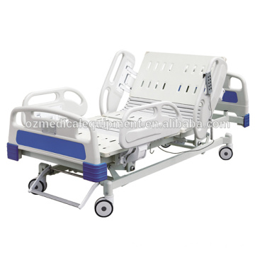 Cama eléctrica de ICU del hospital ajustable de la función de la barandilla 3 del ABS con la conexión suave